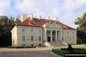 Elewacja frontowa pałacu w Lewkowie