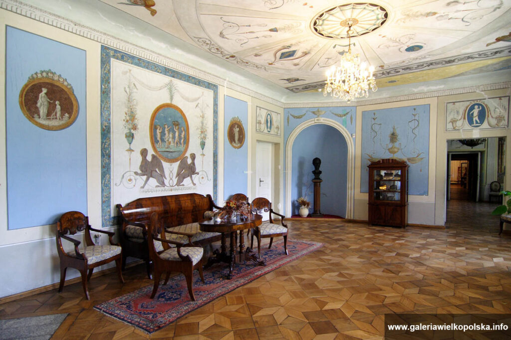 Wnętrze pałacu w Śmiełowie