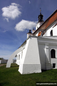 Pozostałości zabudowań klasztornych w Ołoboku